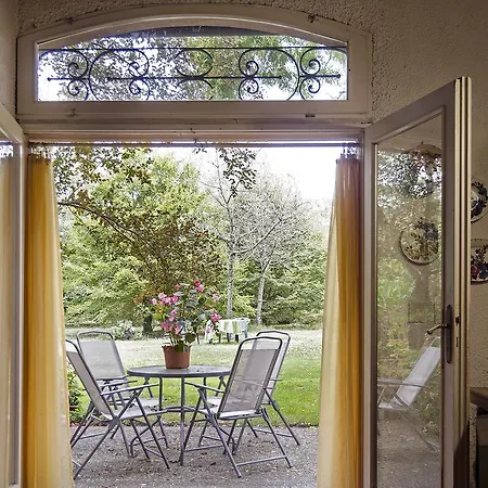 לינה וארוחת בוקר Ca Morari 3*